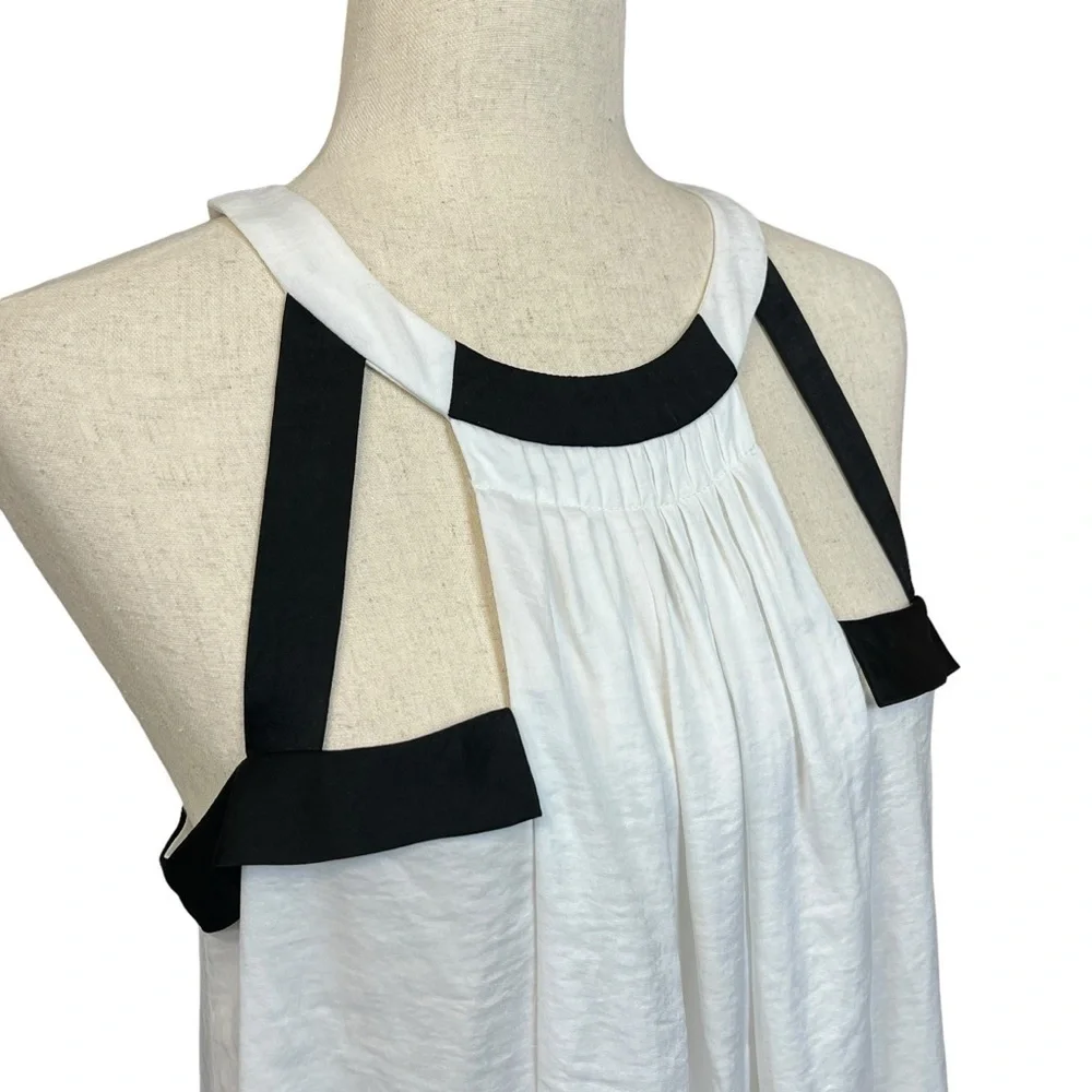 BCBGMaxAzria Irene Cut Out Halter Top Blouse. Black White Size Small #1273 - Picture 3 of 9